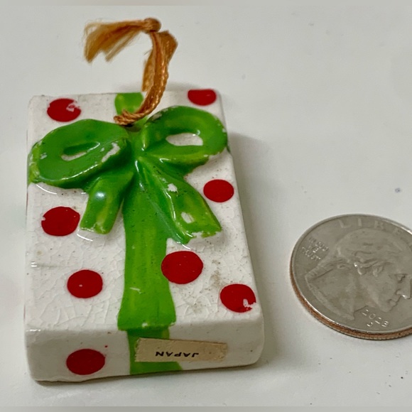 Mid Century Post WWII Japan Glazed Ceramic Christmas Present Ornament - Picture 5 of 13
